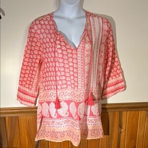Chic Pink and White Patterned Tunic